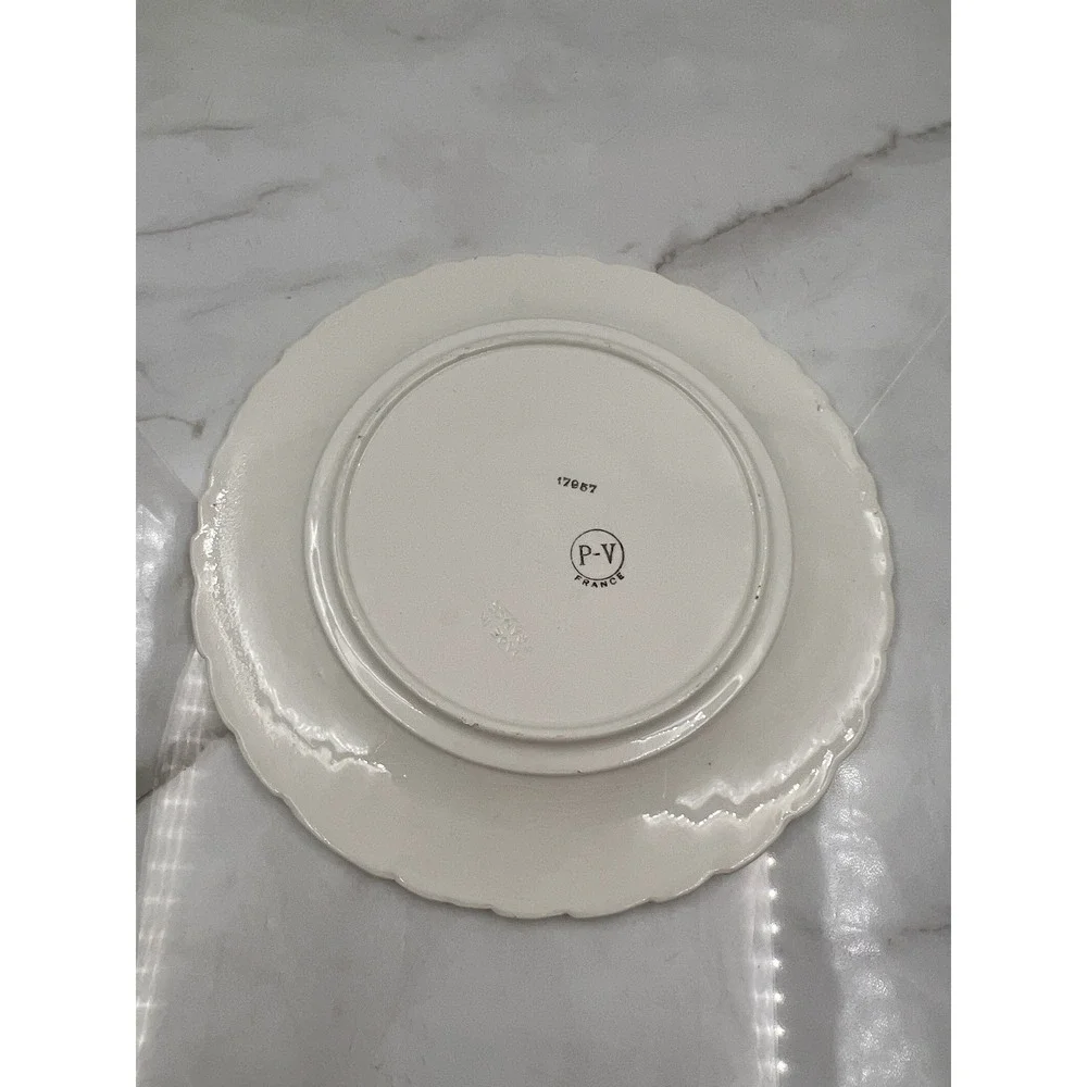 VTG P-V France White Ceramic Strawberry Embossed Plate Scalloped Edge 10 Inch